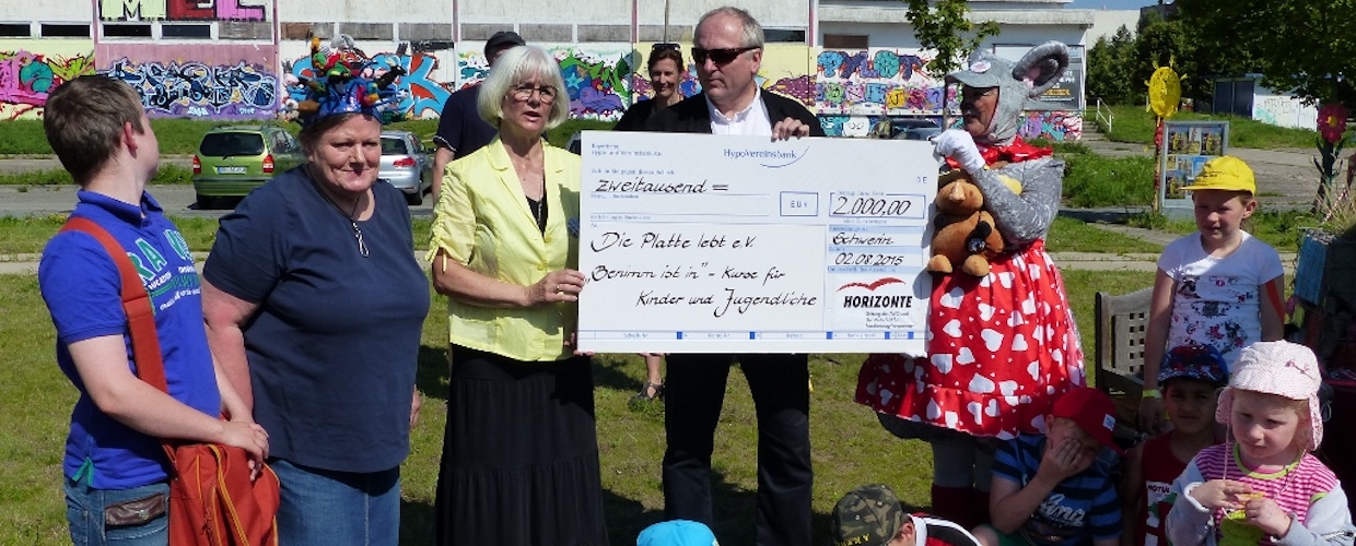 Die Platte lebt e.V. Projekt: „Benimm ist in“ Spendenübergabe 2015